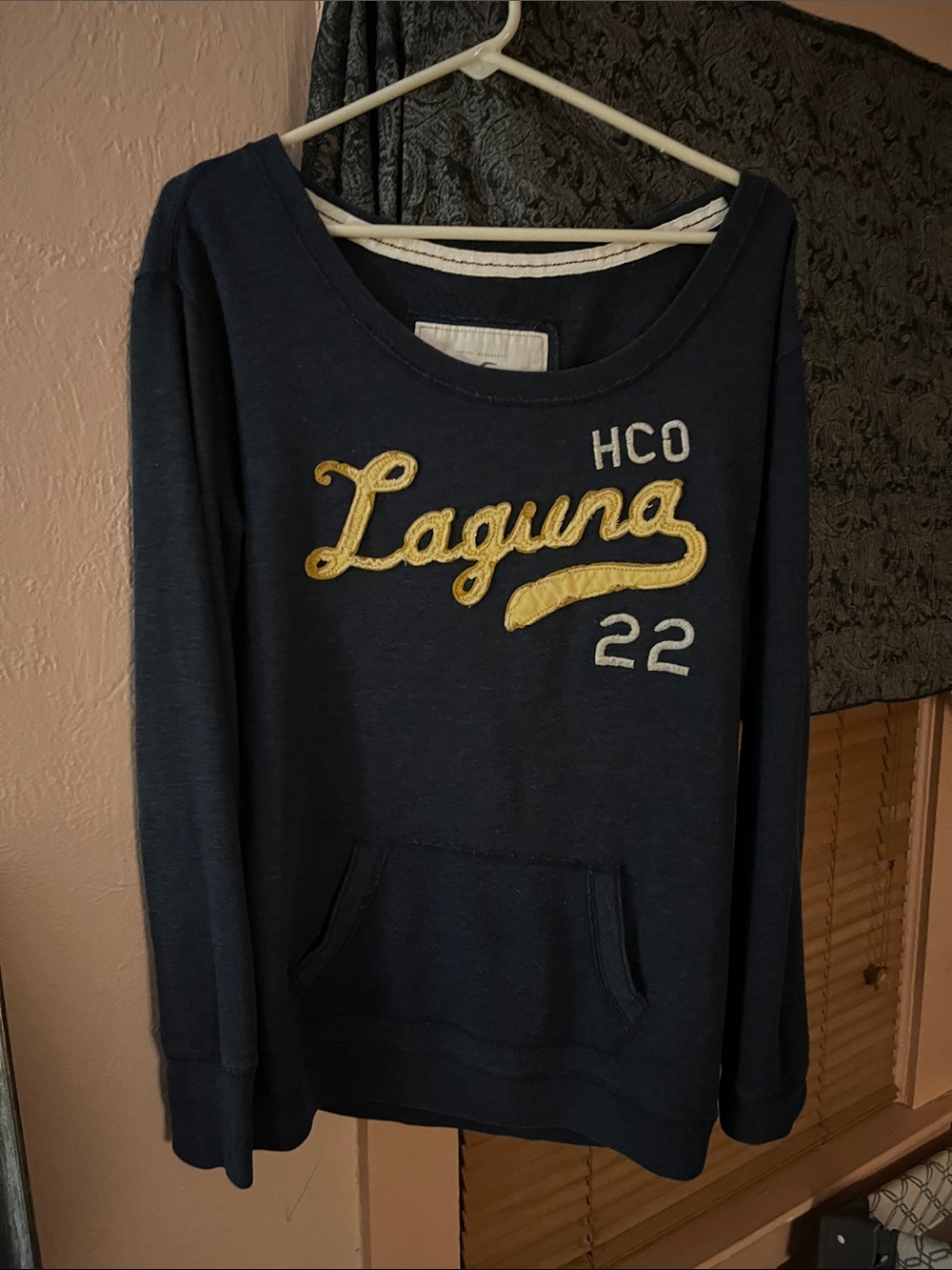 Vintage Hollister Navy Crewneck Sweatshirt with Gold 'Laguna' Script